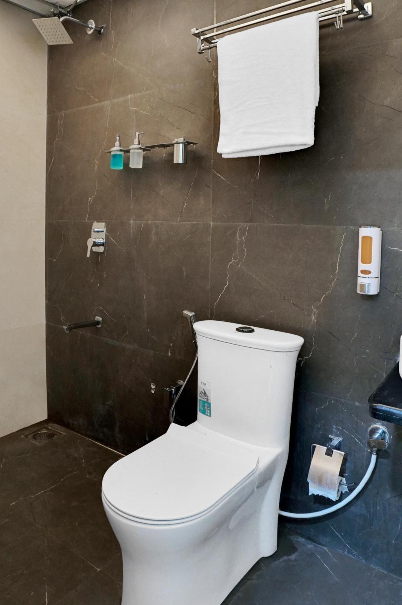 Hotel Sayba Executive Пуне Екстер'єр фото